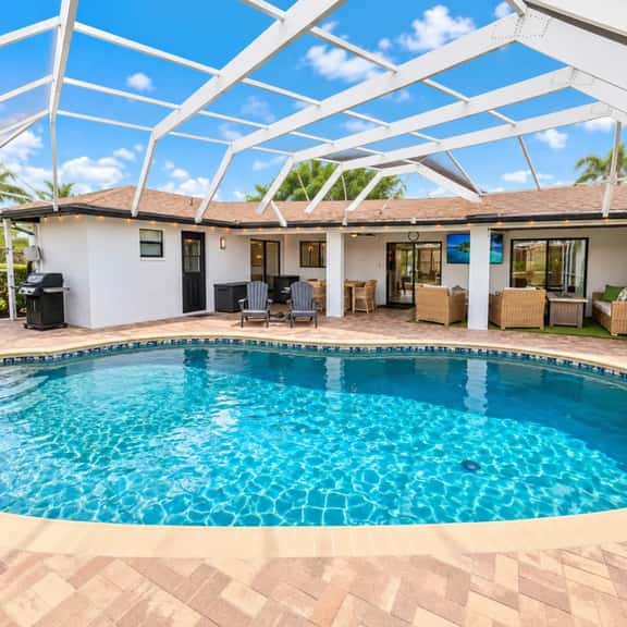 Salty Pelican w/Heated Pool in SW Cape Coral - Image 1