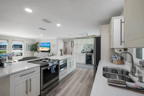 Pelican Retreat with Heated Pool - Image 5