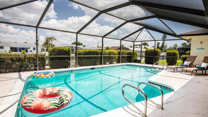 Stylish Pool Property for Families & Couples